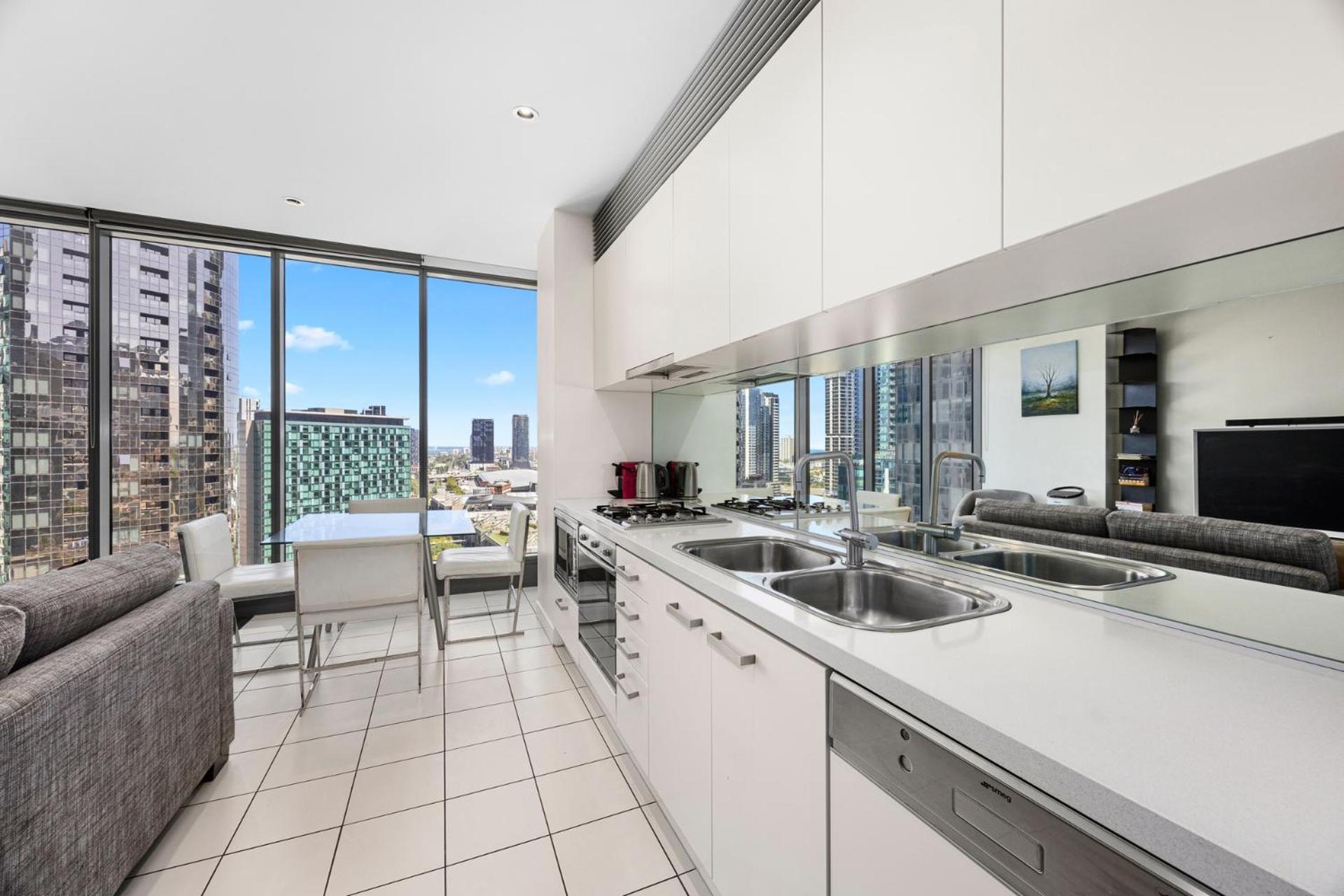 Luxury Designer Suite In Most Prestigious Location In Melbourne Buitenkant foto