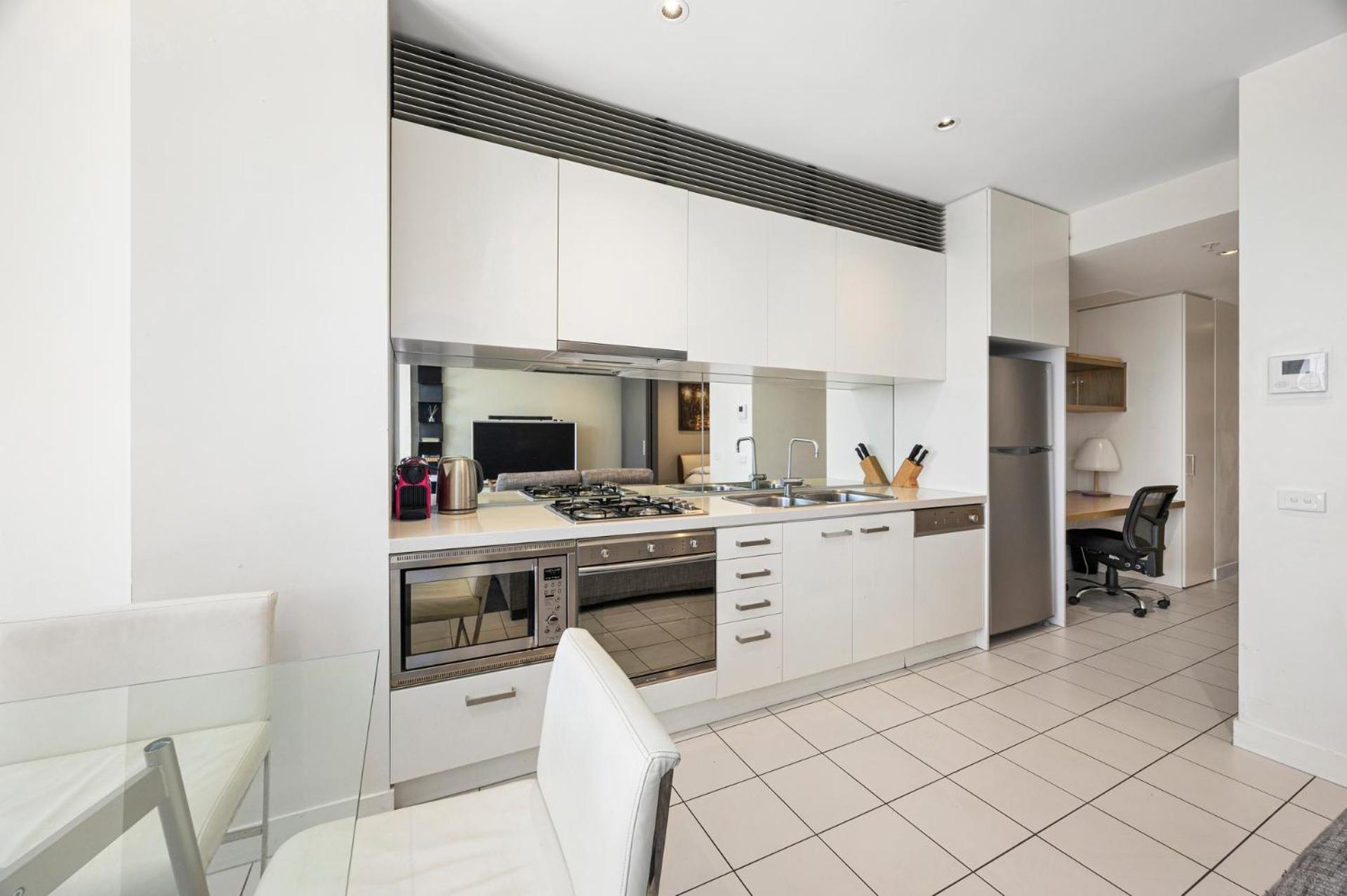 Luxury Designer Suite In Most Prestigious Location In Melbourne Buitenkant foto
