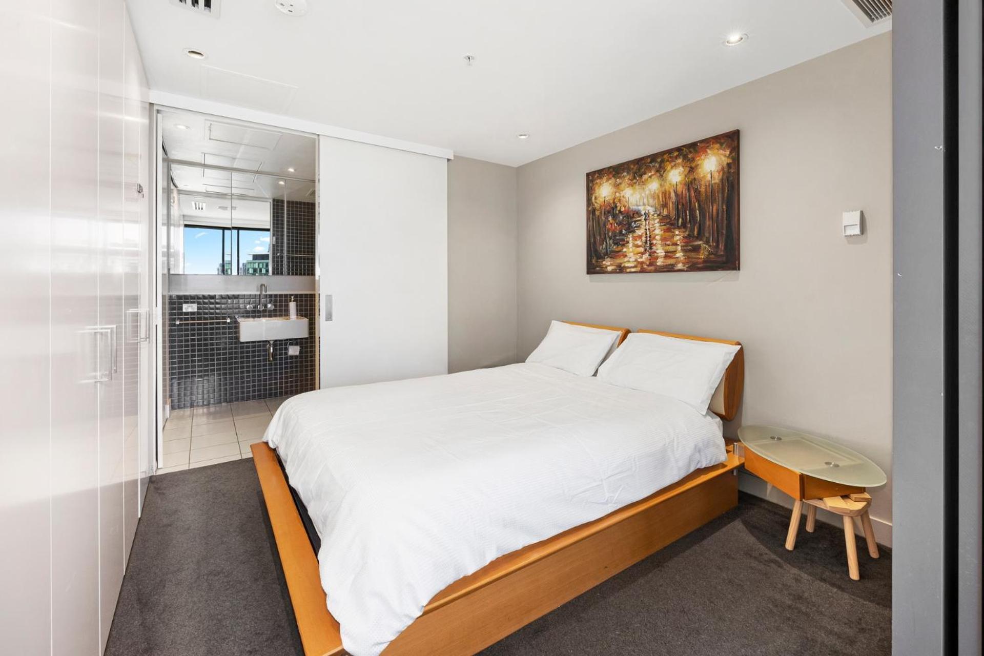 Luxury Designer Suite In Most Prestigious Location In Melbourne Buitenkant foto
